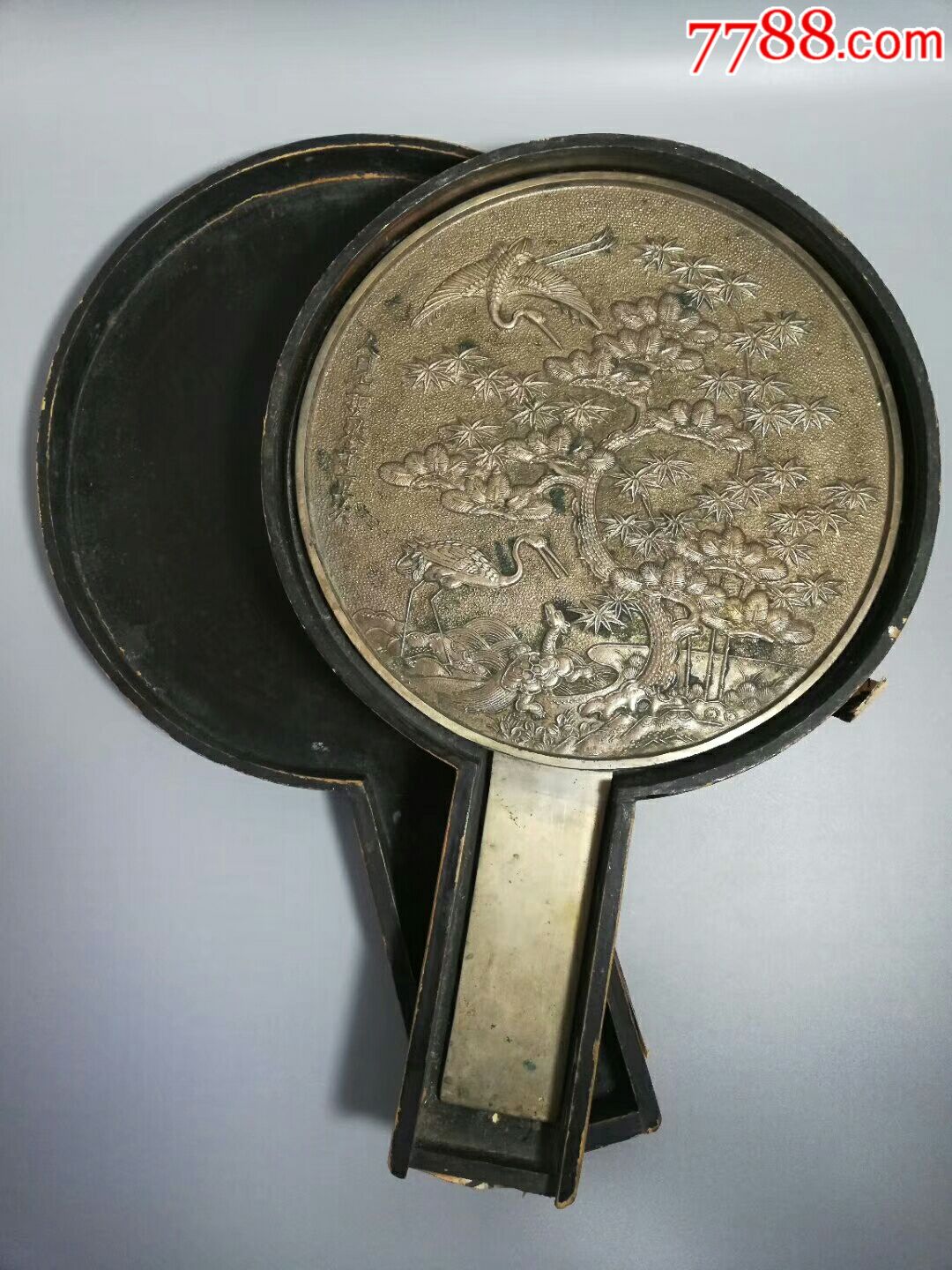 民国左右手柄铜镜,工艺细致,带木盒,直径:18厘米,重:1斤