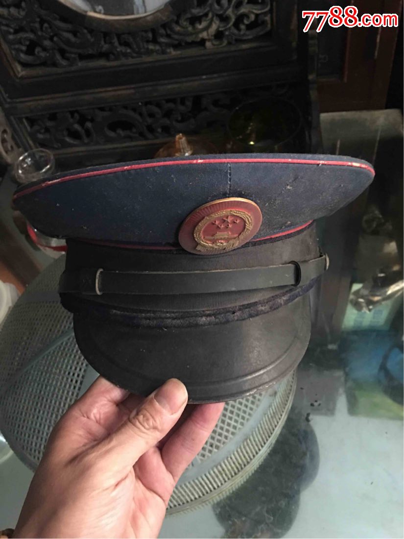 66 品种: 帽子-帽子 属性: 平顶帽,,混纺,,男性,,,,,,, 简介: 90年代