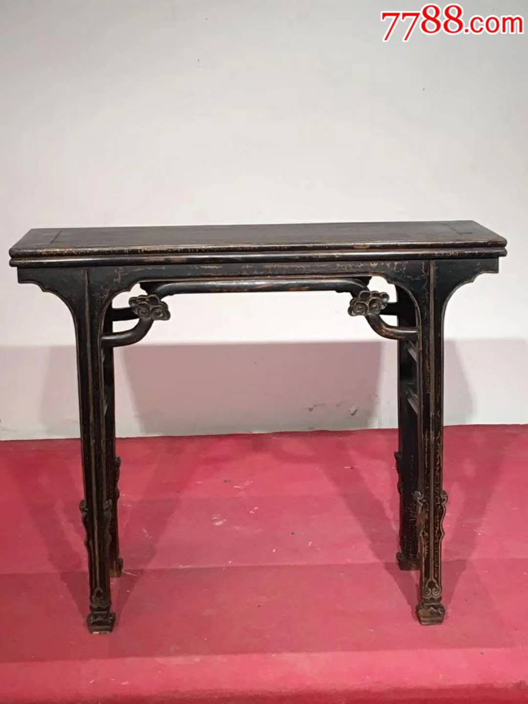 明式箭腿小香案,灵芝头,肩插隼,线条流畅简洁材质:楠木尺寸:长102cm