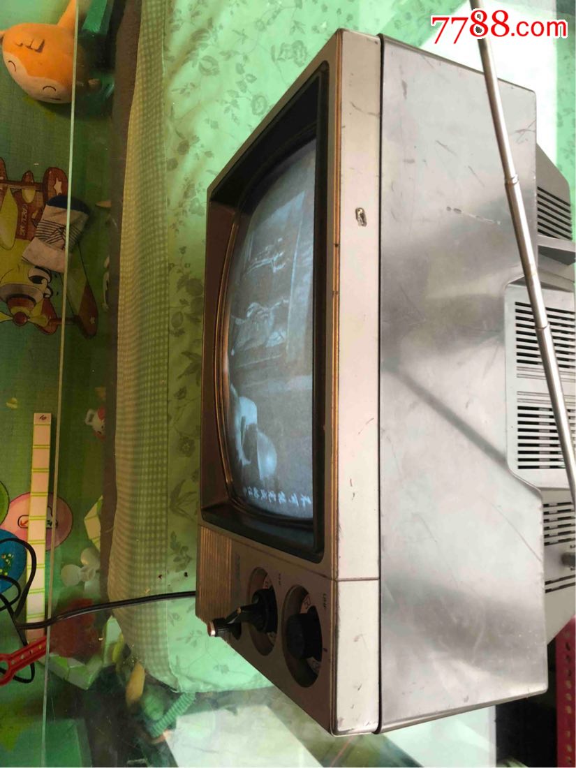 NEC黑白老电视