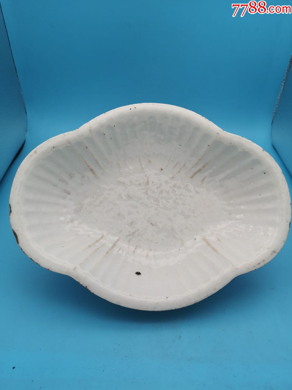 民国甜白釉瓜楞海棠盆,单色白瓷_第1张_7788白瓷收藏