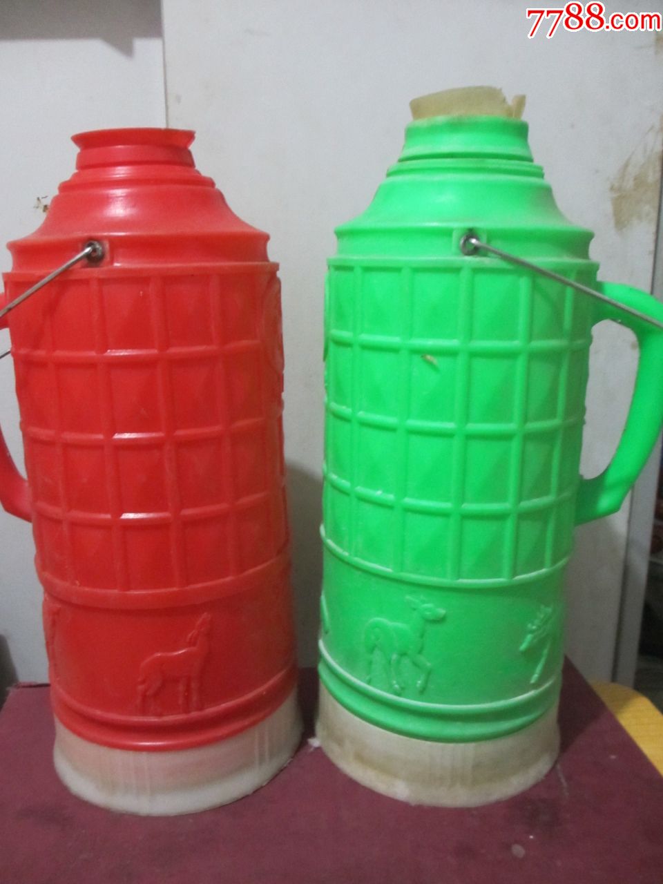 八十年代鹿牌保温壶一对