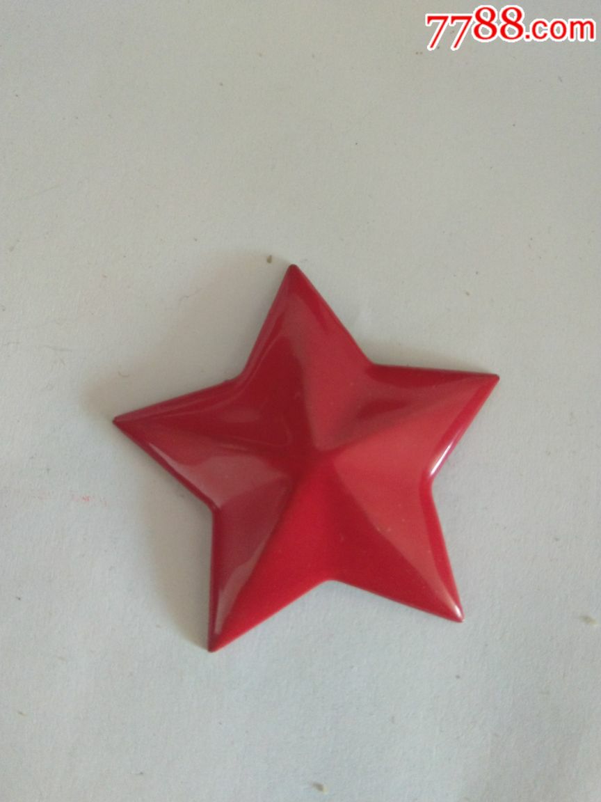 65式第一批帽徽