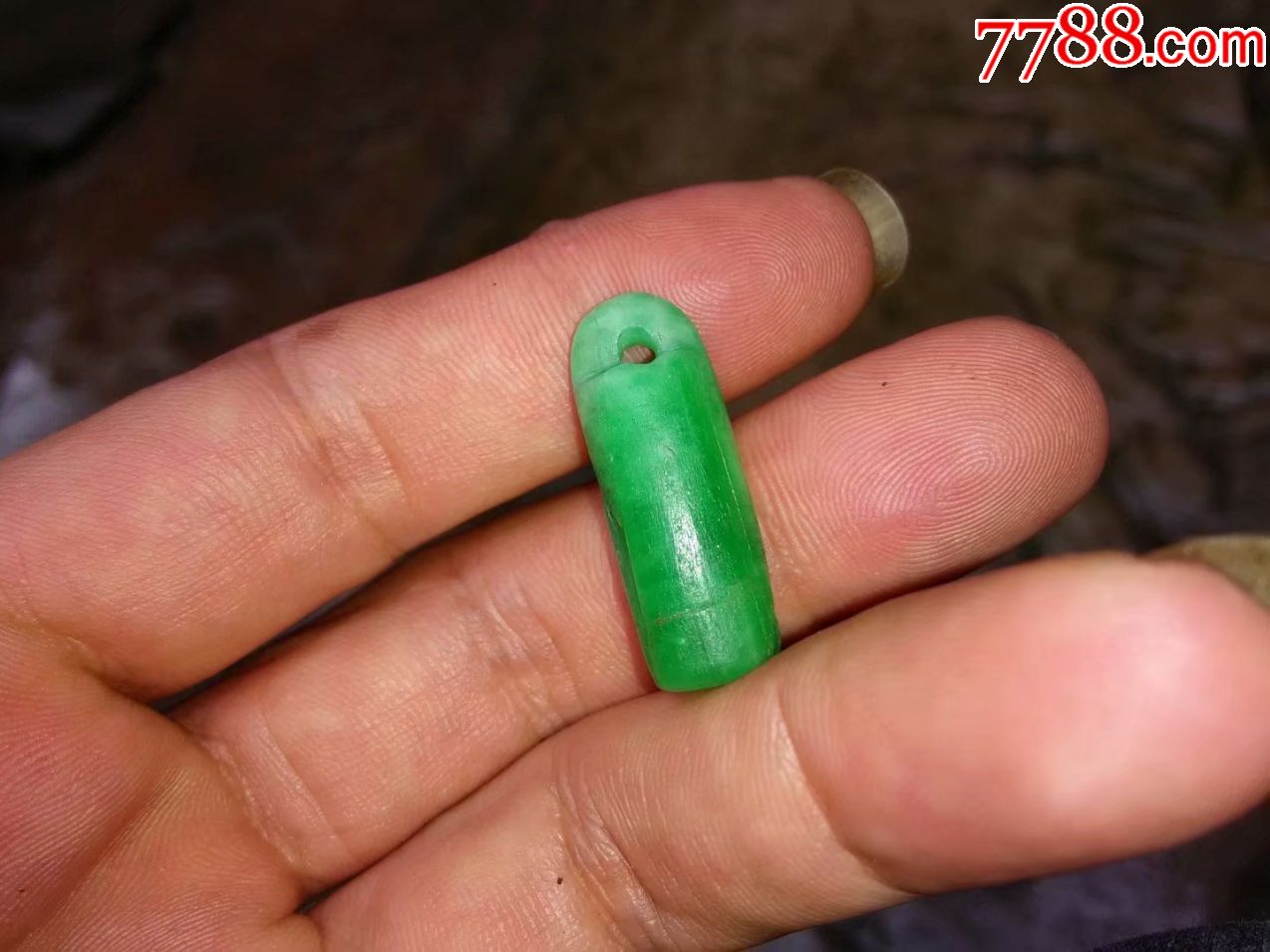 清代天然祖母绿宝石领管形老物件