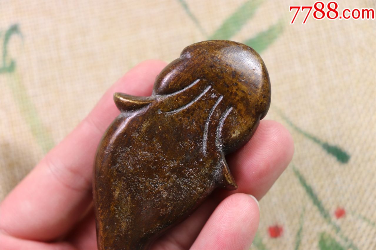 文物商店旧藏创汇时期的铜鱼镇纸