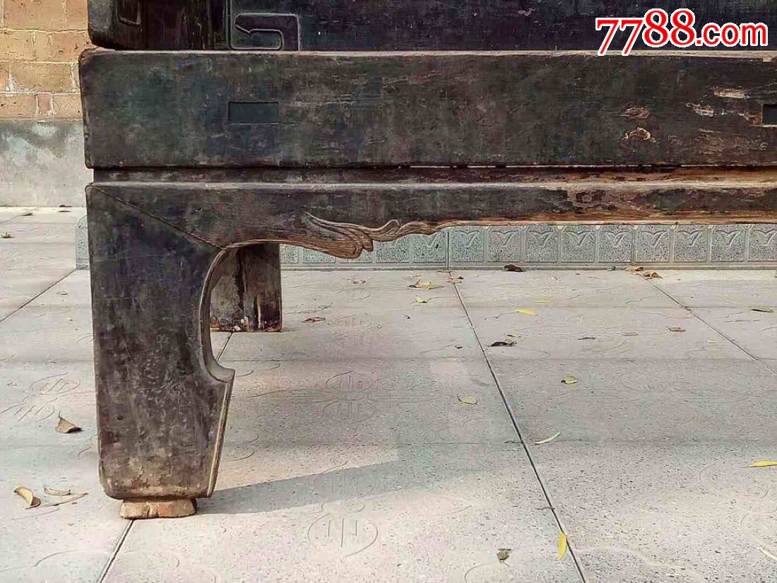 顶子床、清早期。挂面雕有胡人驯狮,凤凰戏牡