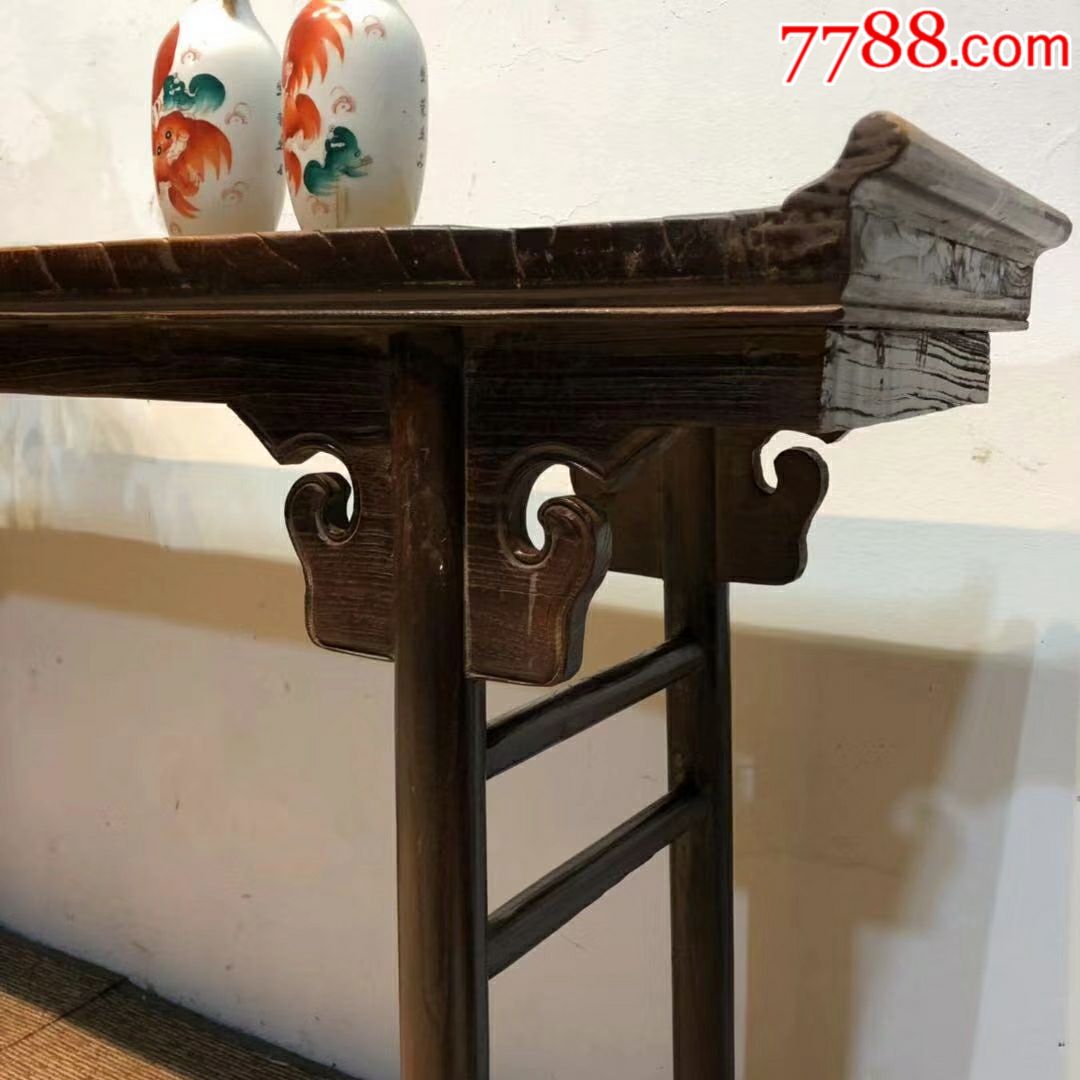 老榆木老料新作供案,(翘头案)两头翘起,四腿并为两腿,雕有云饰,造型