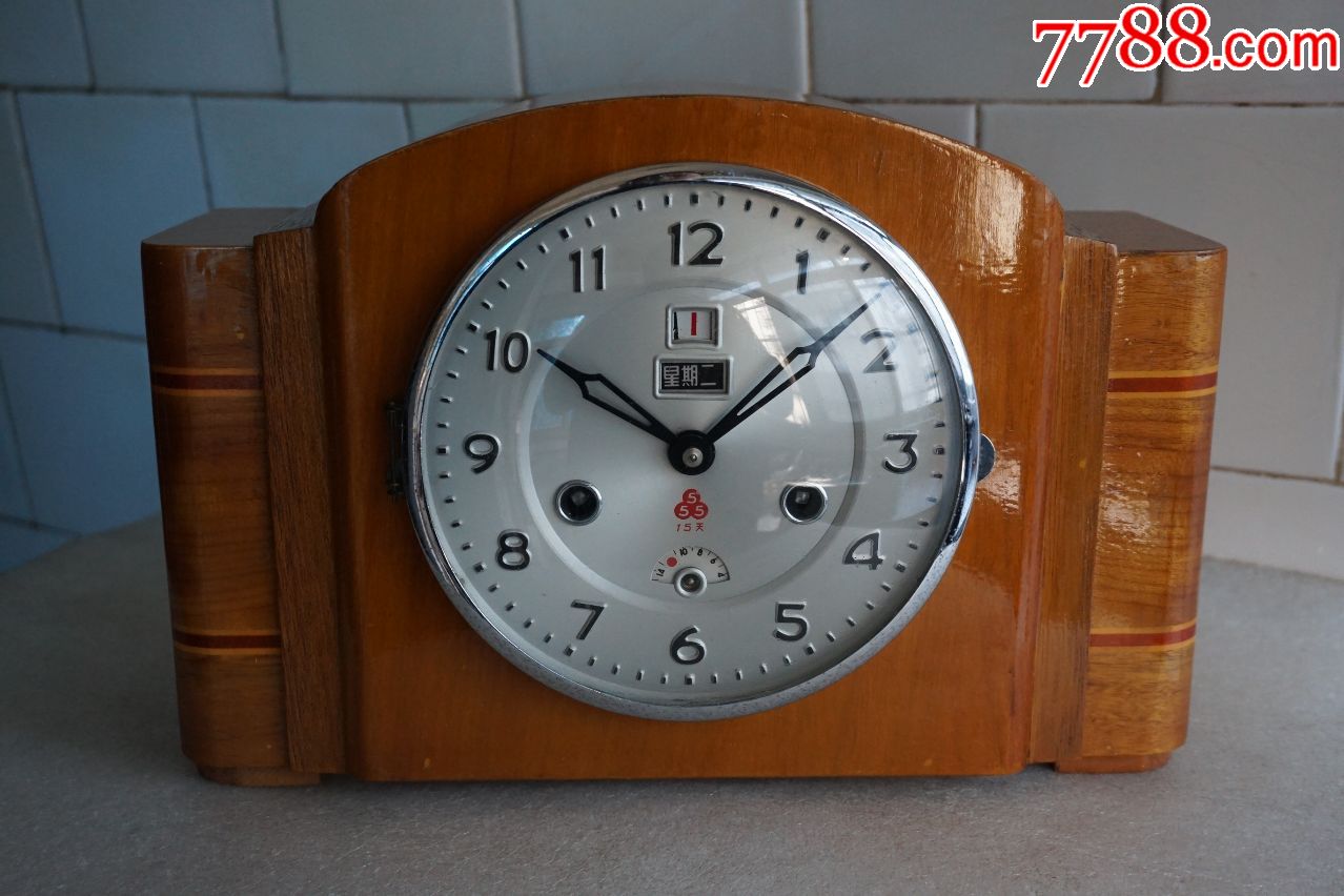美品日月星辰555牌座钟(83年)