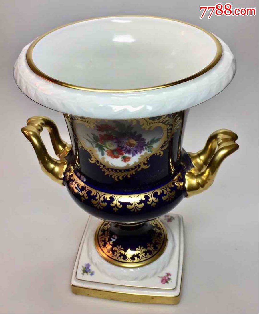 精美德国kaiser骨瓷,精美钴蓝色,手绘花绘,鎏金边,大型双耳造型,超级