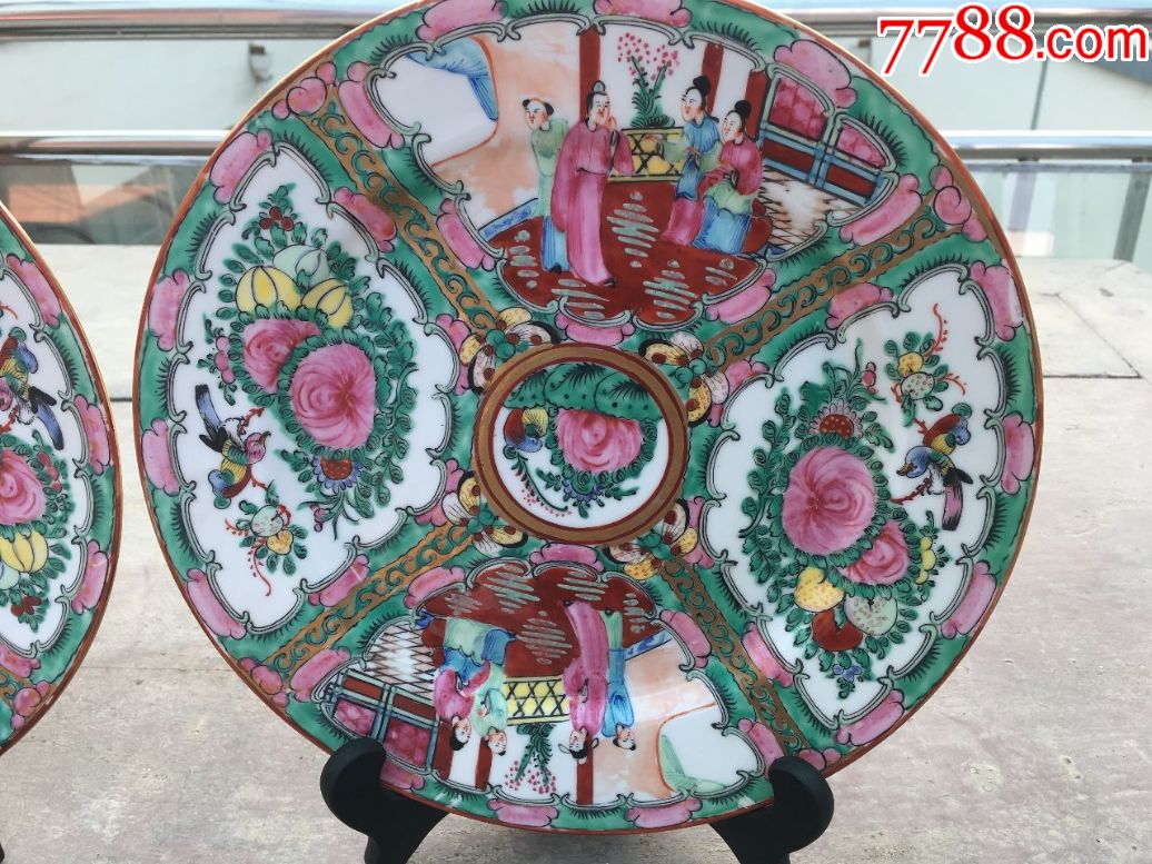 民国时期广彩人物织锦花卉五彩盘一对全品