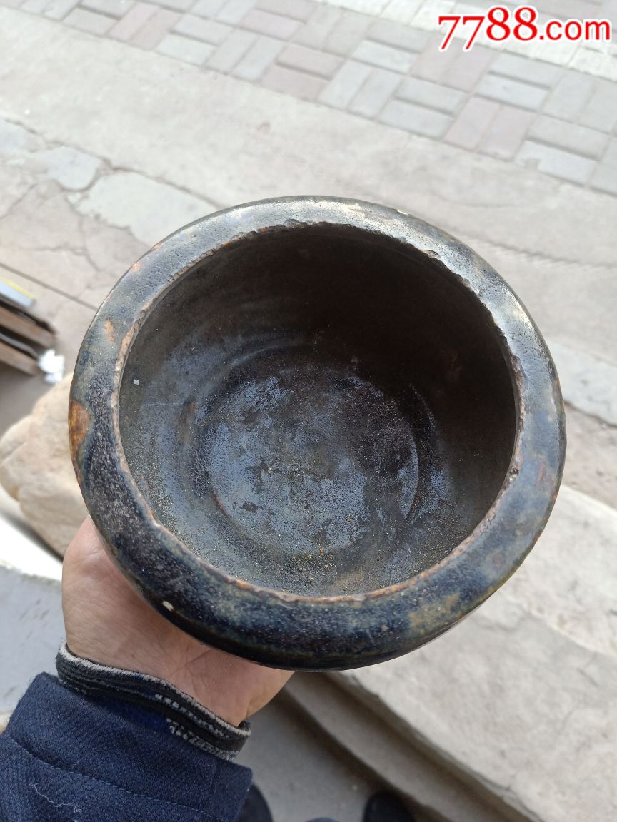 黑釉钵