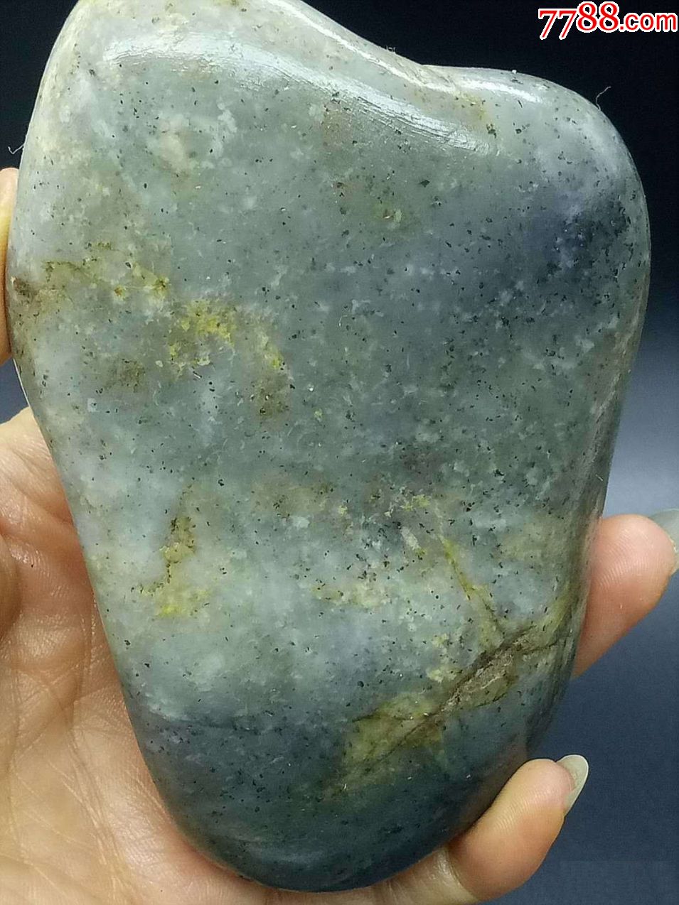 1456和田玉老熟皮色青玉籽料原石428克