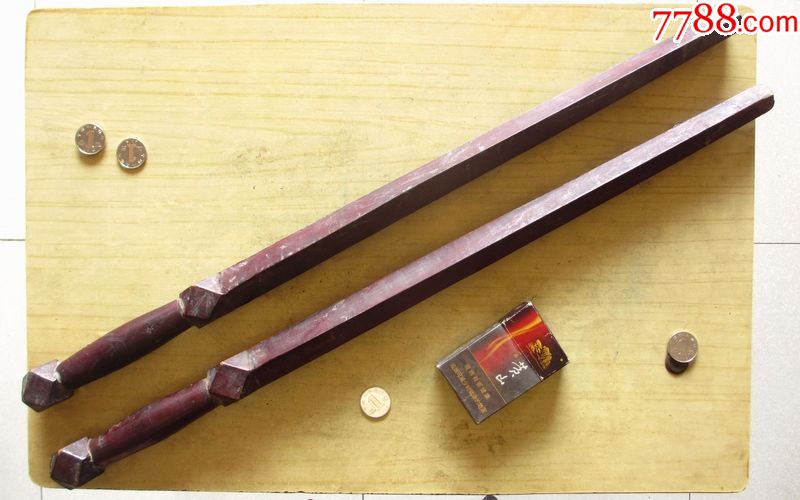 道家法器:打鬼鞭2根(木鞭/双锏)