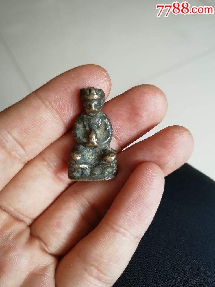 滚动鼠标滚轴,图片即可轻松放大,缩小更多"铜像/铜佛像