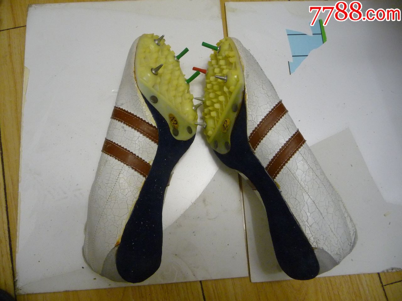 古董运动鞋收藏上世纪八十年代的宏天牌钉子鞋42码无工具未穿库存货15