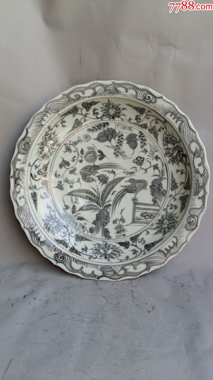 农村收到的明代画工非常精致的青花大号老盘子一个