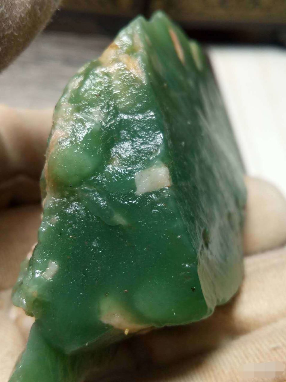 100.9克西安绿冻石