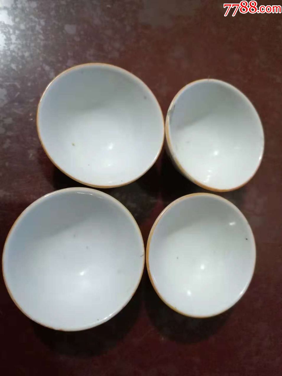 三个民国小酒盅(送个带磕的)