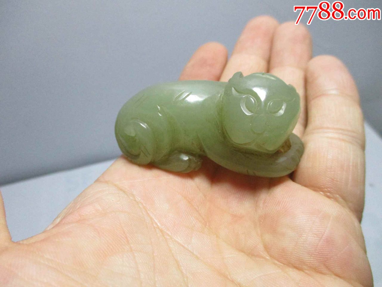 下乡收到清代和田玉虎挂件