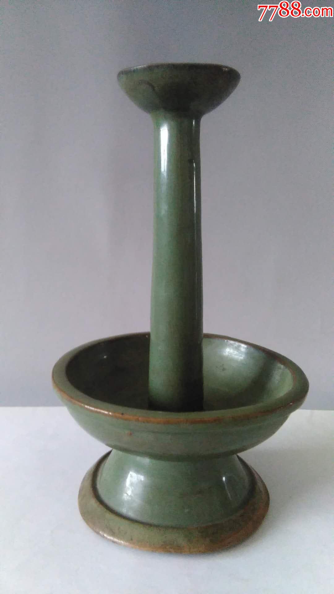 明代龙泉窖青釉双叶高脚油灯