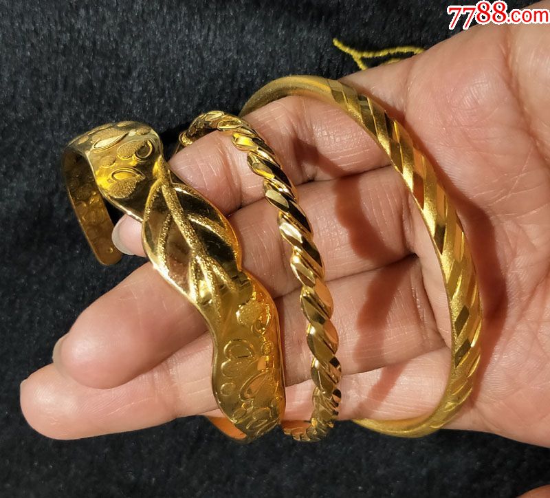 乡下收的金手镯单只300
