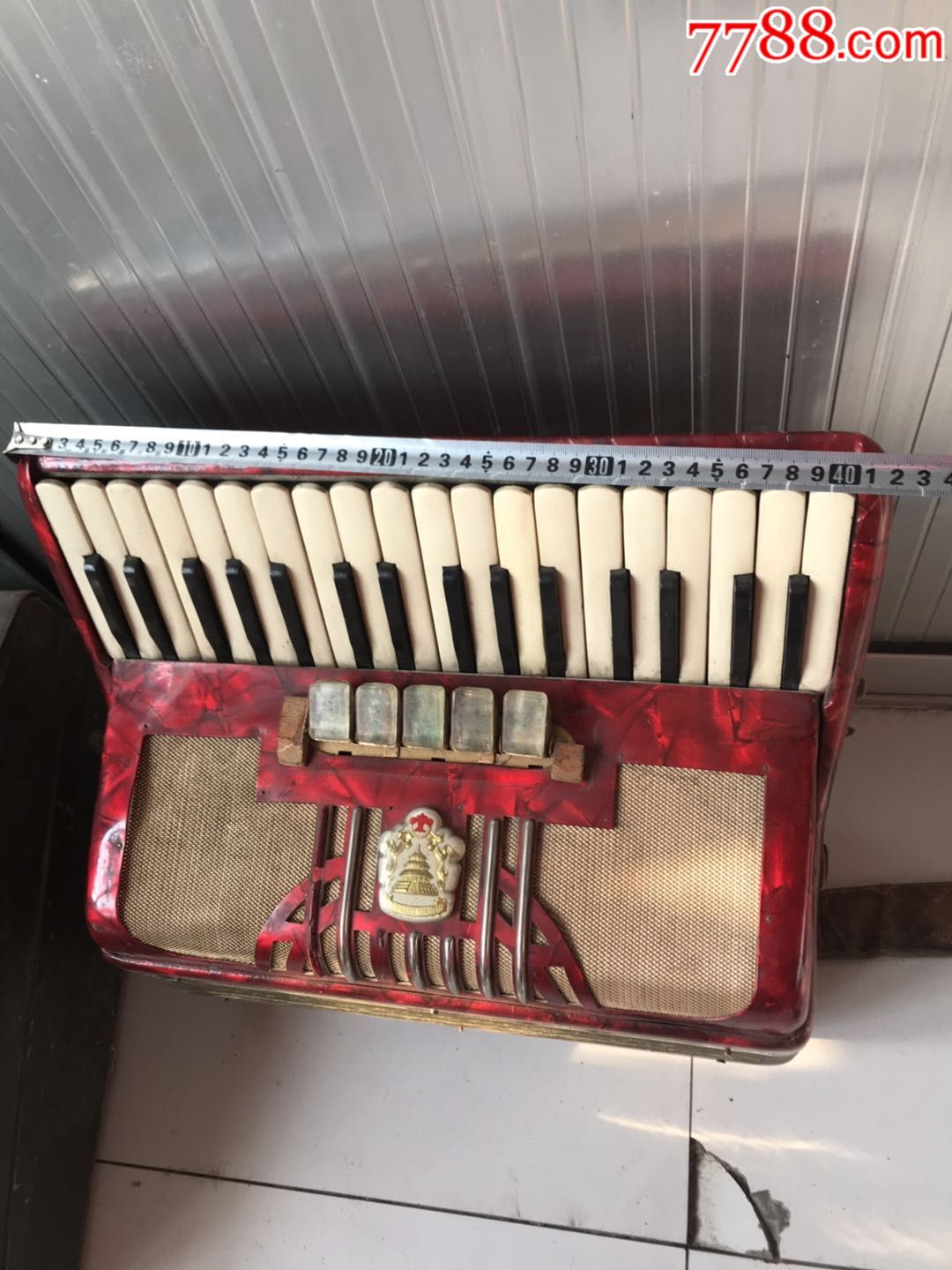 文革时期的手风琴保存完整声音清脆全品包老值得收藏