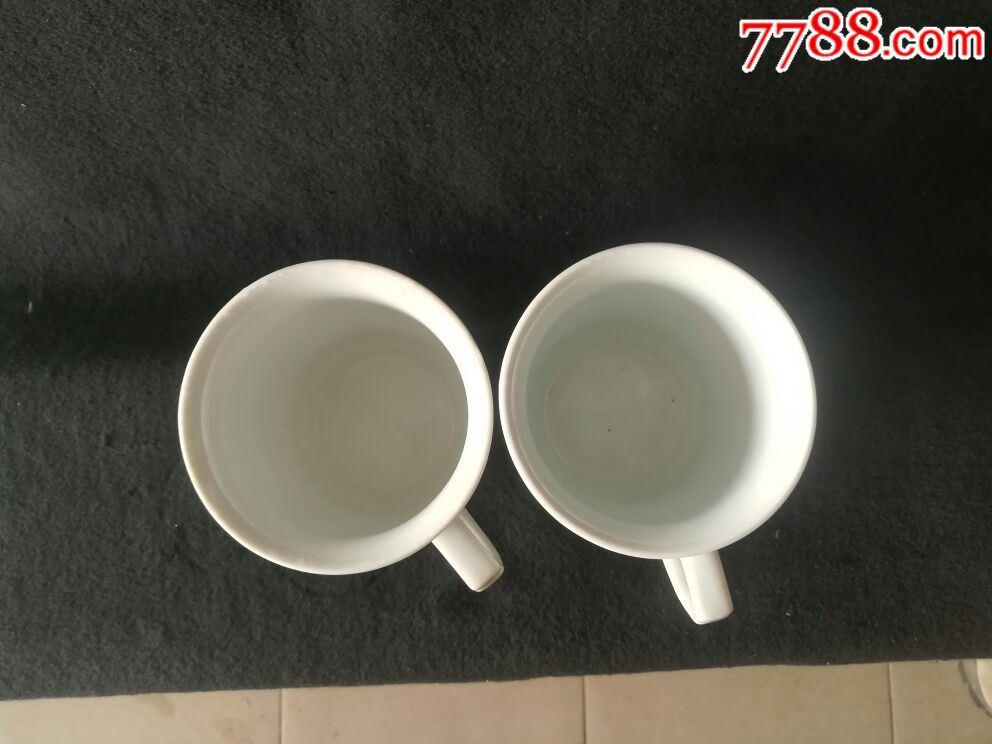 首页 拍卖 茶杯/茶盅/茶盏 >> 精美景德镇80年代黄山风景图案盖把杯两
