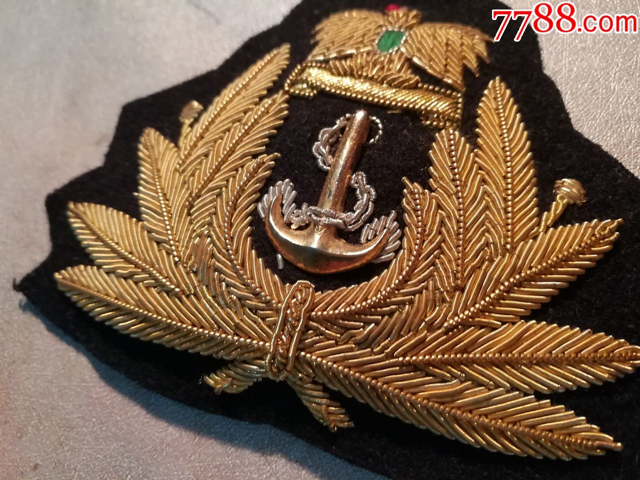 利比亚卡扎菲时期海军军官大檐帽帽徽
