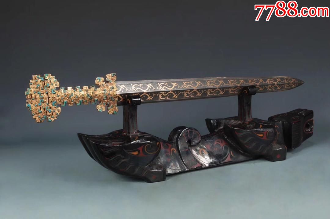 鎏金蟠螭纹青铜剑一套