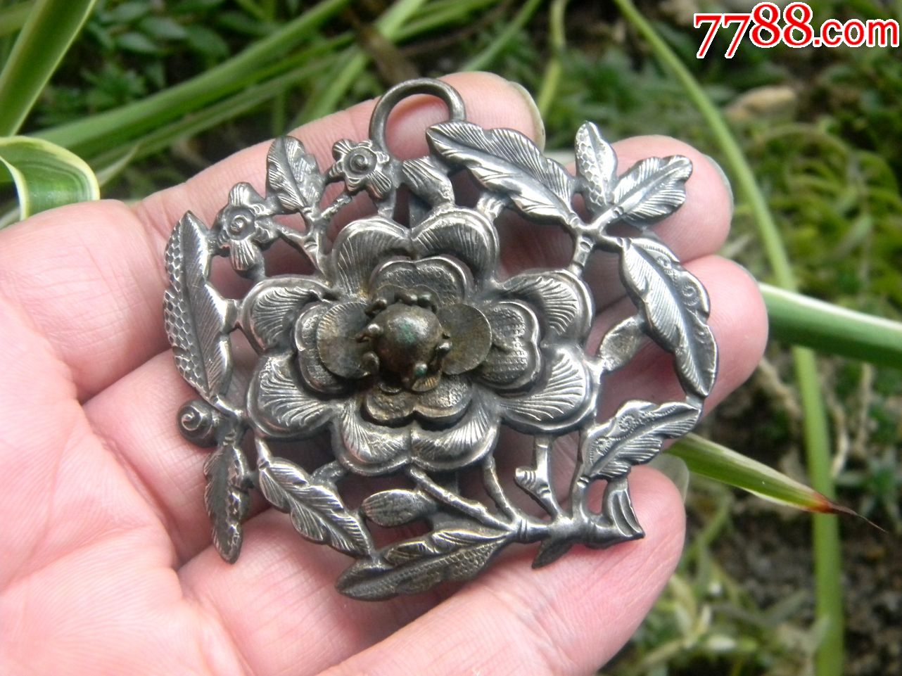 比较大的清代银饰片