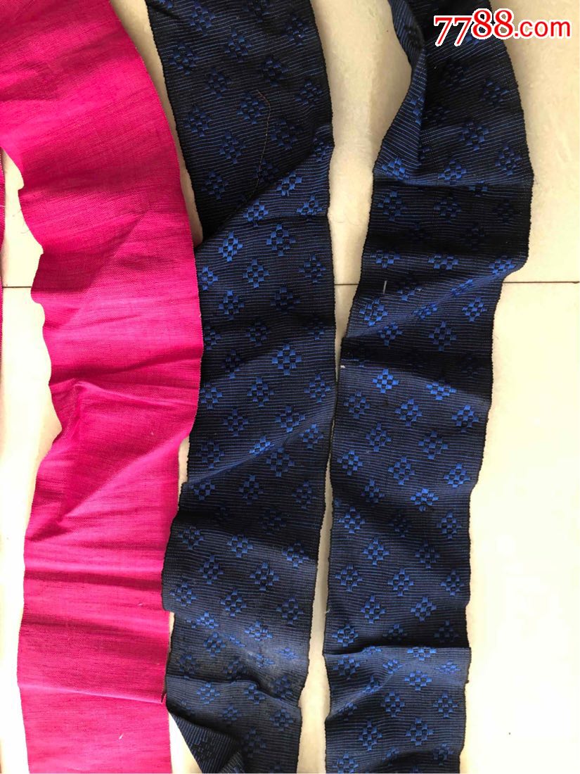 下乡收到,红蓝两对裹脚带.