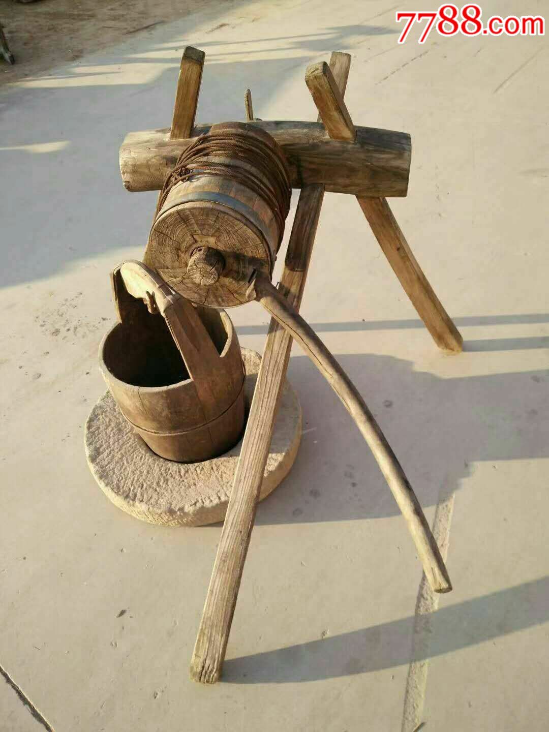 民俗物件之辘轳水桶和井品相完整自然包浆非物质文化遗产民俗特色浓郁