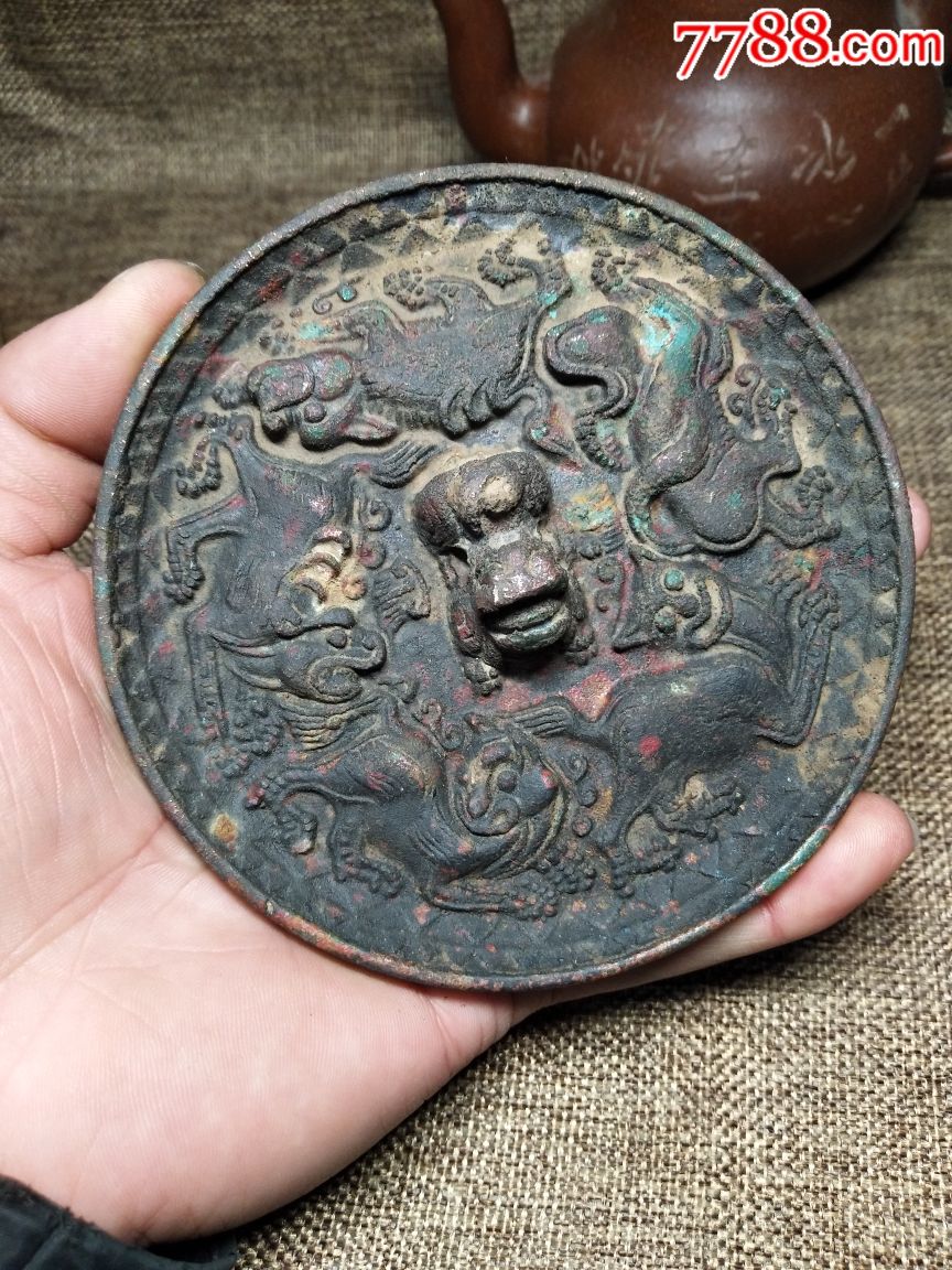 收来的五兽题材铜镜看看12厘米