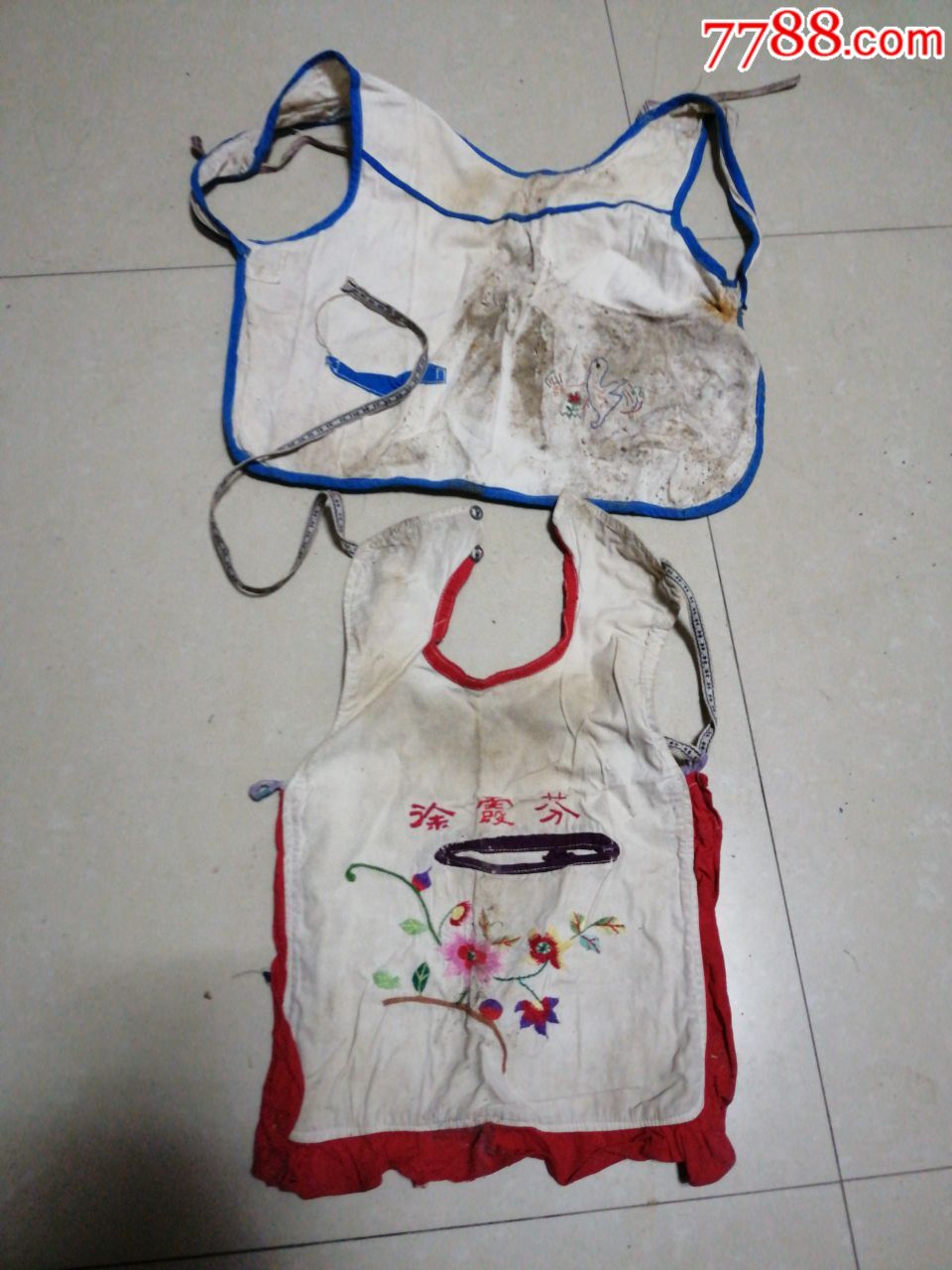 60年代小孩围裙2件有绣花名字
