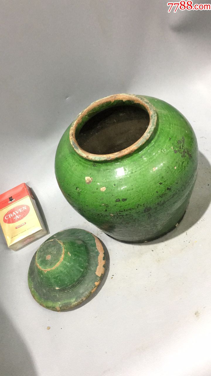 绿釉小将军罐