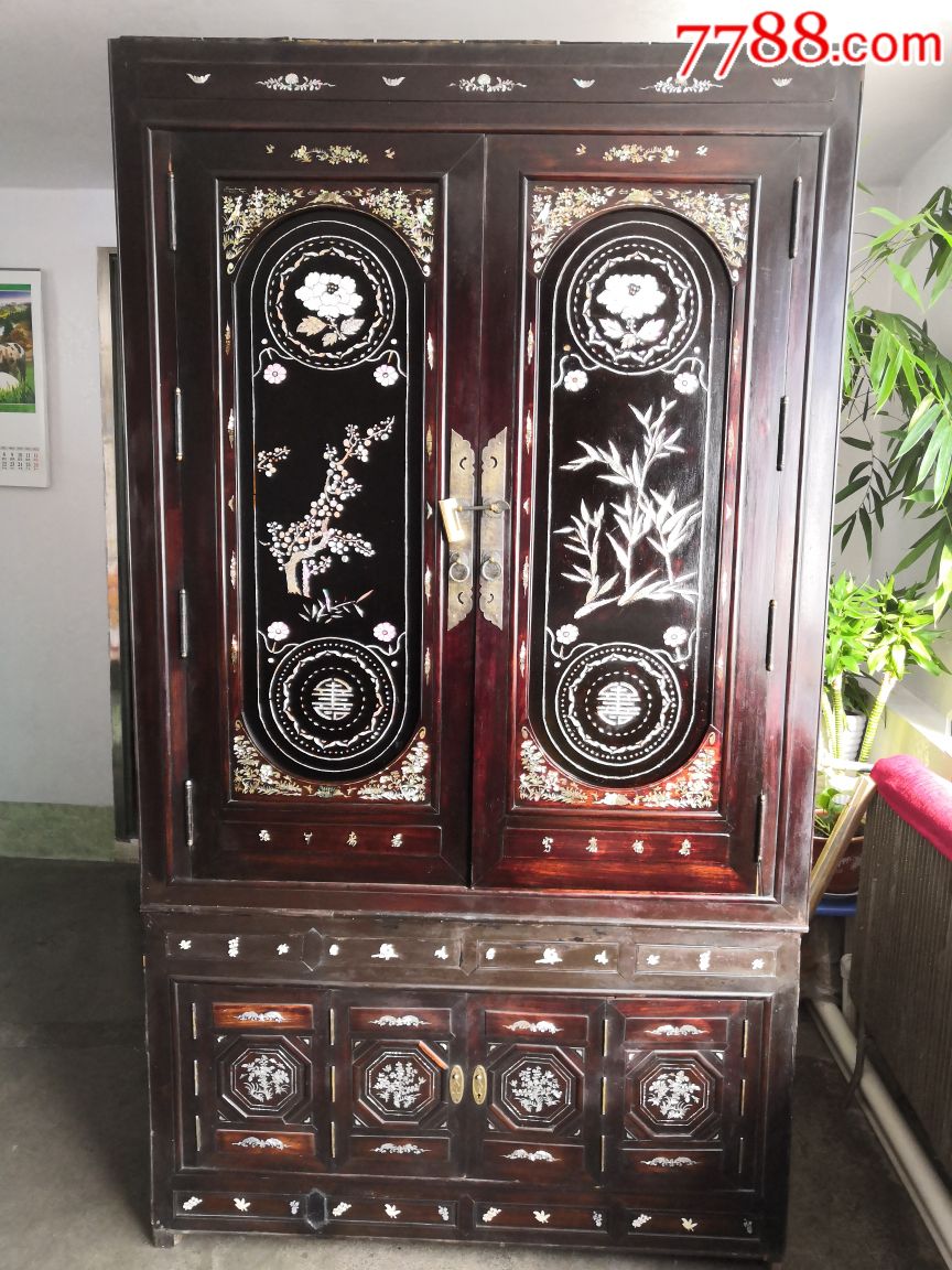 朝鲜老螺钿镶嵌大柜