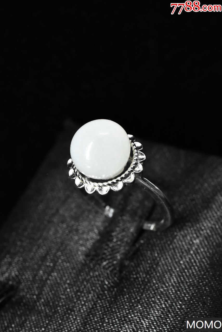 (v5220)《和田玉饰品》戒指一枚;纯天然