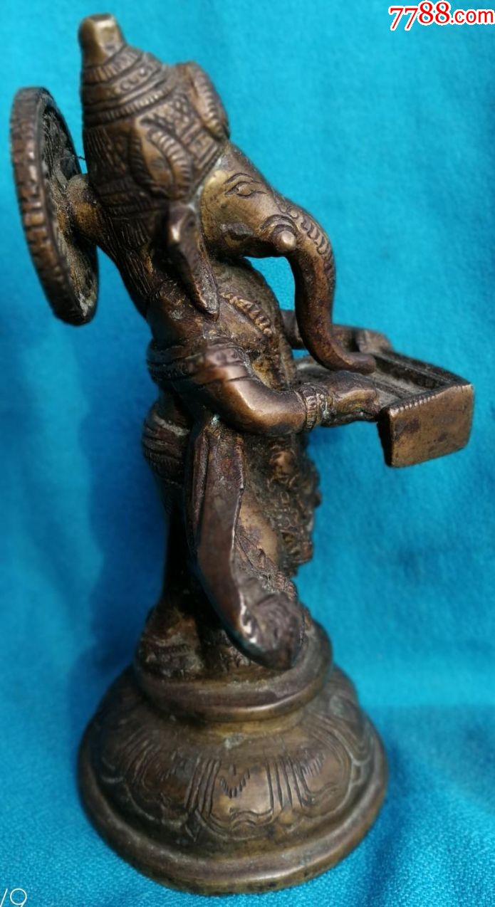 清代铜象型佛像手持法器藏传佛教用不知什么佛菩萨2