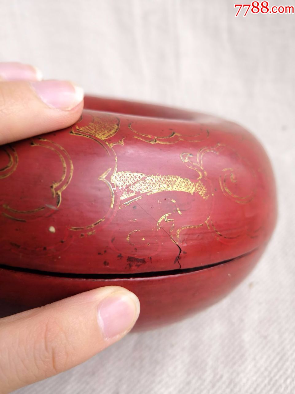 清代木胎朱漆描金双龙纹朝珠盒