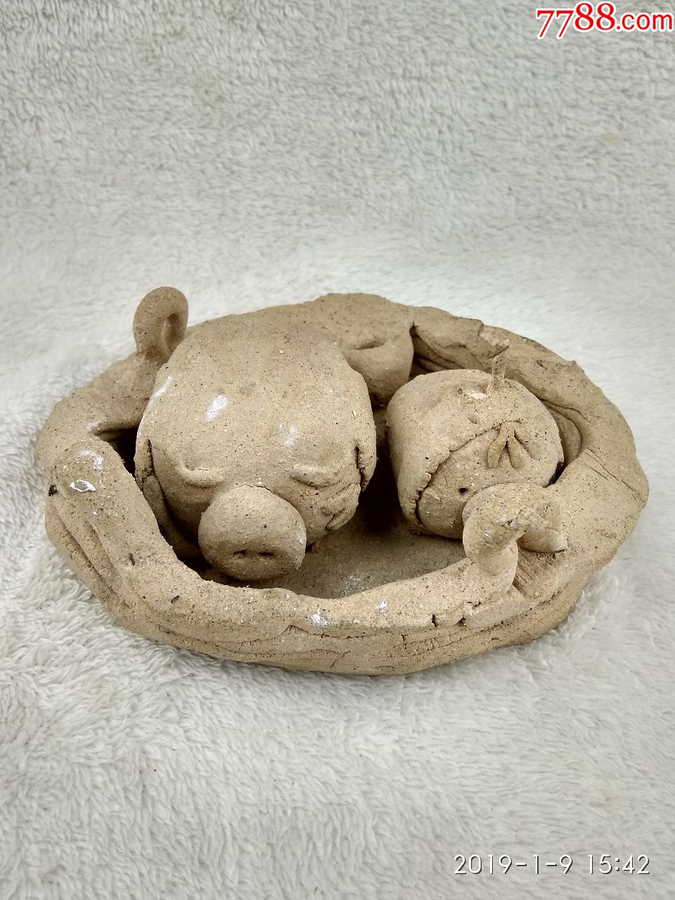 泥塑摆件吉祥猪