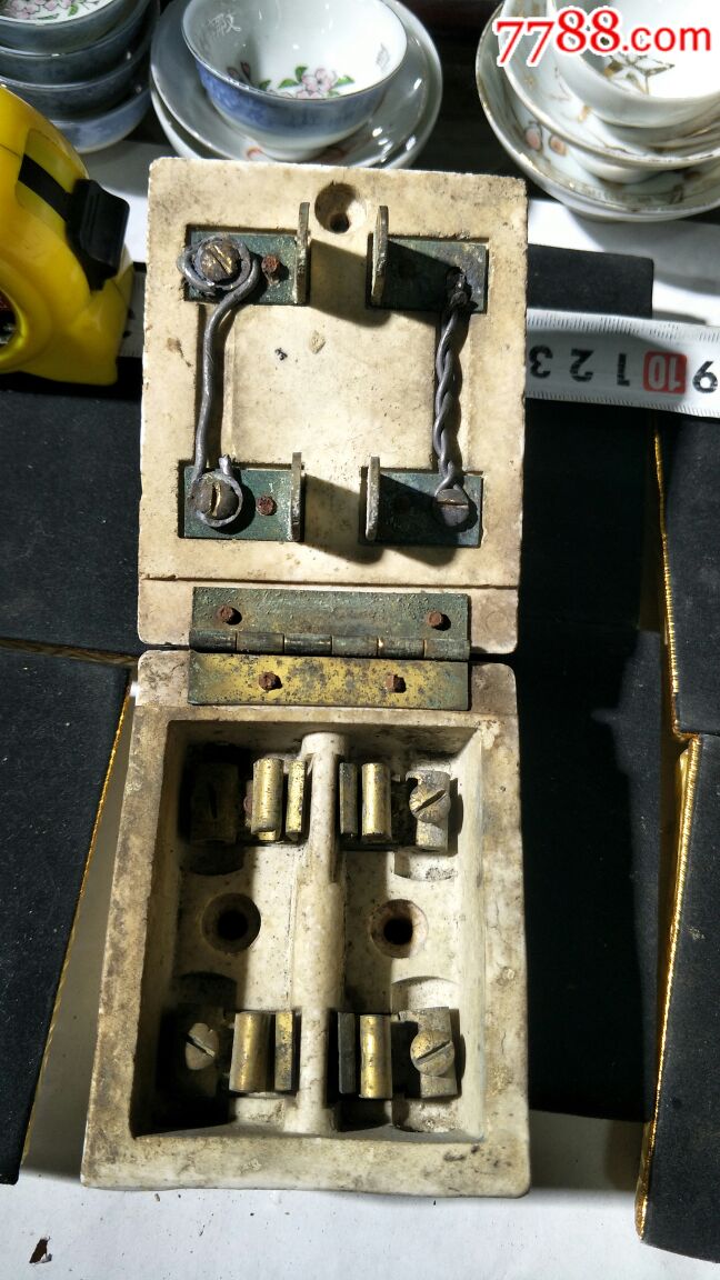 满洲时期_老房子拆下来的电闸