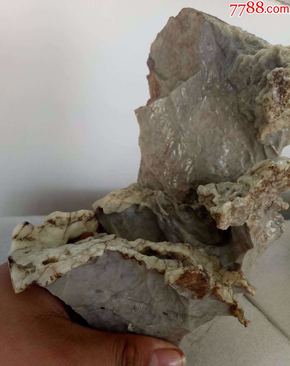 罗布泊天然戈壁风凌石,有少许玉化,2720克,22*17*11cm