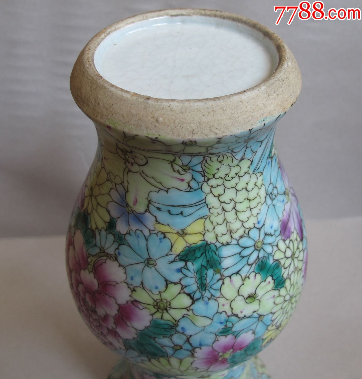 民国粉彩"百花不露地"花觚