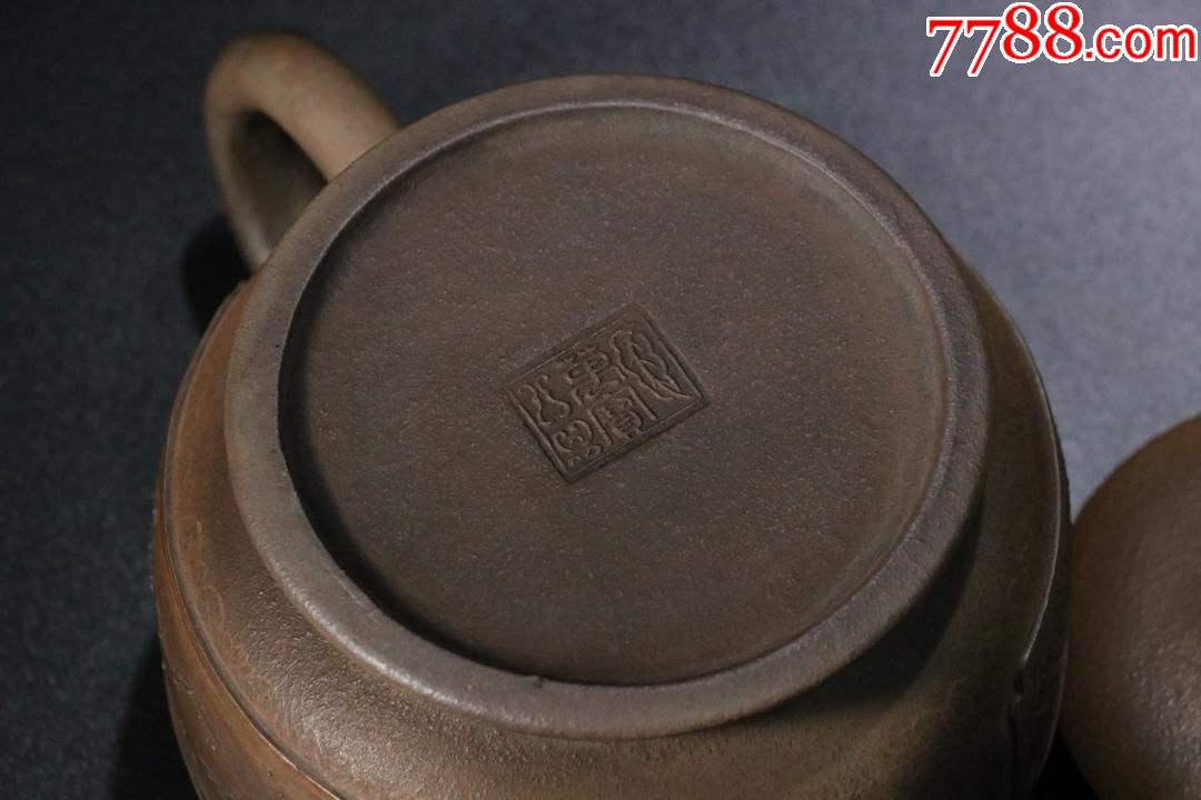 回流"万宝"款描金泥绘老紫砂壶