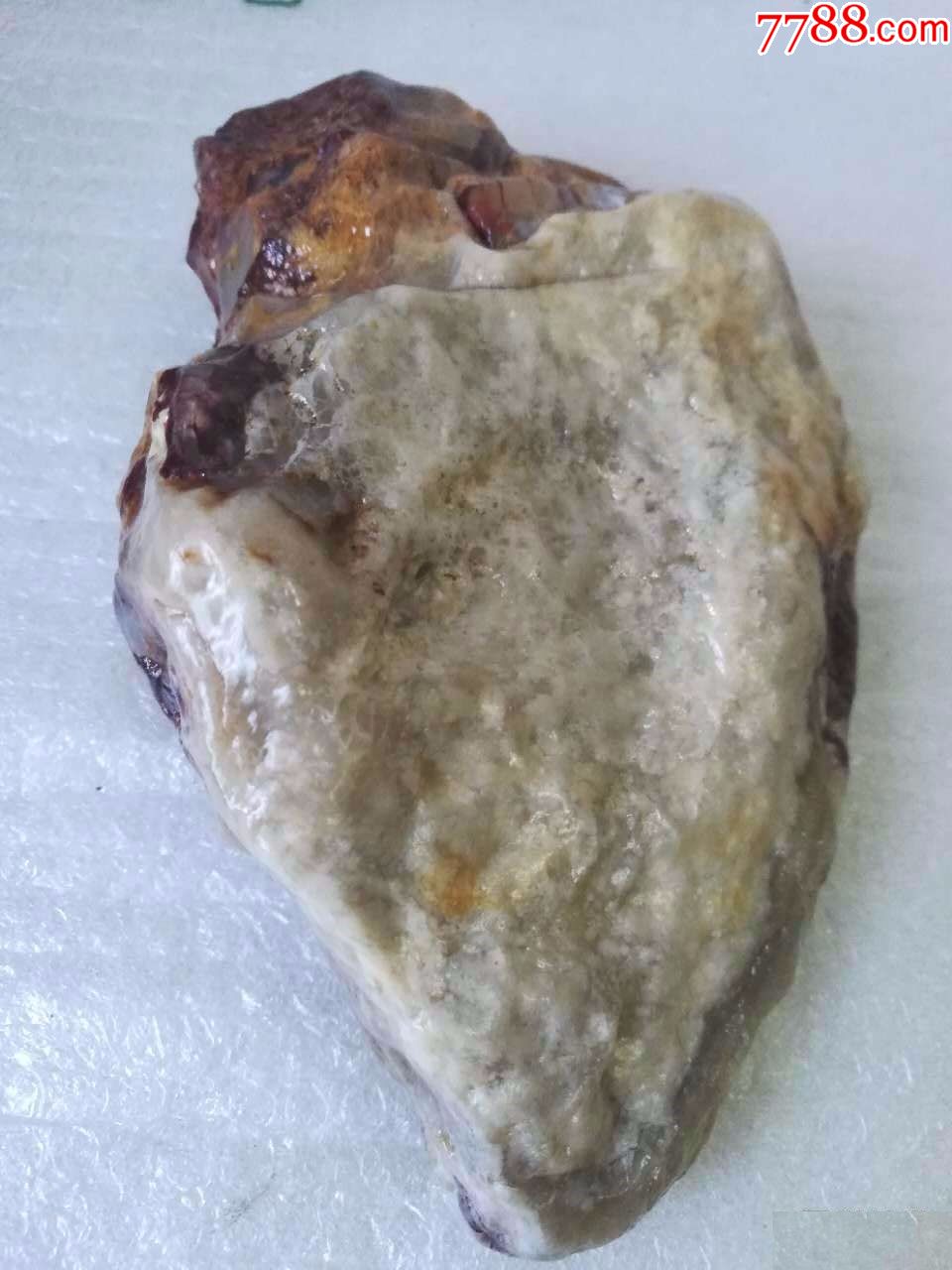 哈密大南湖旱玛瑙,石质细腻,颜色亮丽,541.5克,14*9*4cm