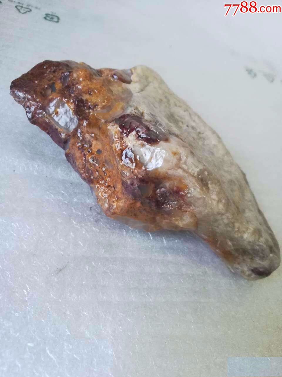 哈密大南湖旱玛瑙,石质细腻,颜色亮丽,541.5克,14*9*4cm