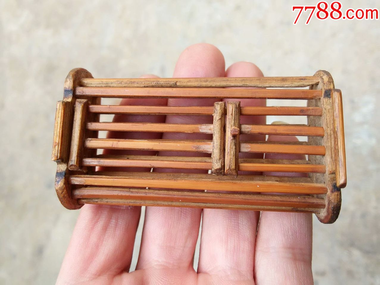 打假:0次进行点评点评:0浏览量:备注:藏品尺寸/规格:看图简介:竹笼