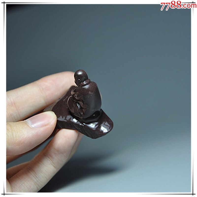 寿山石金砂地月尾紫小沙弥手玩件茶宠香插案头