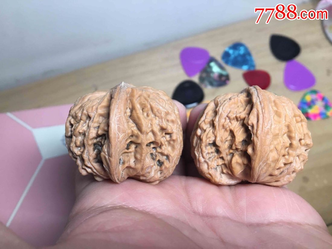 文玩核桃磨盘狮子头异型对歪