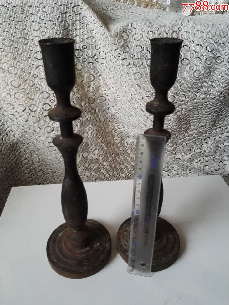 清代铁制烛台一对